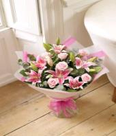 Blush Gifts tomumbai, sparsh flowers to mumbai same day delivery